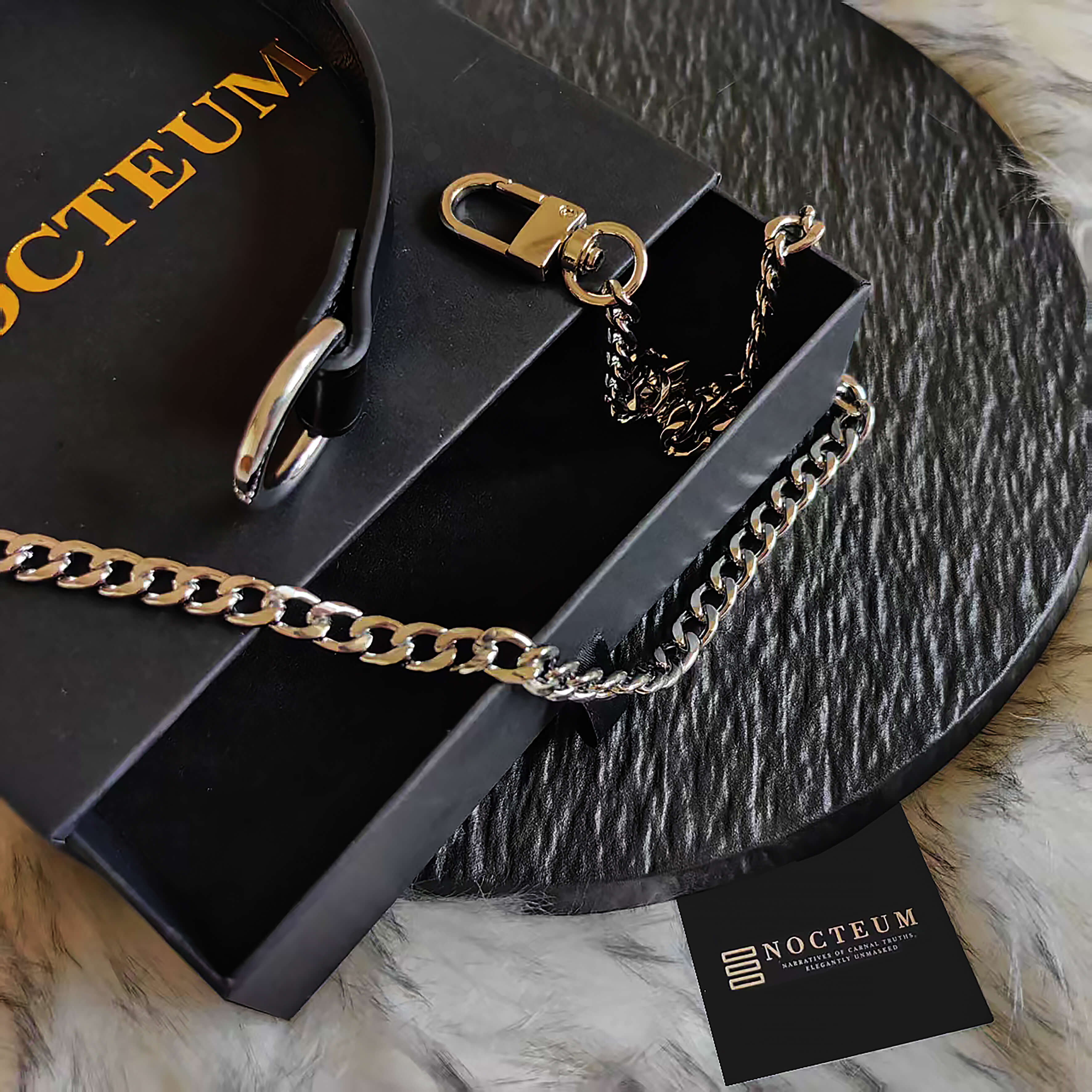 Black Leather Choker, Two Types of Traction Chains_Suffocation